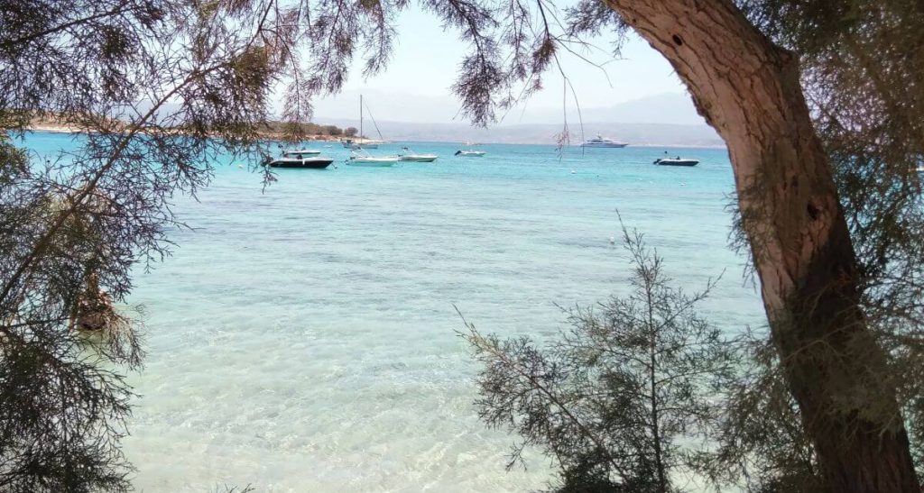 Spiaggia di Marathi riparata dal vento, dintorni di Chania