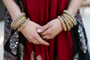 danza del ventre mani bracciali rosso e oro