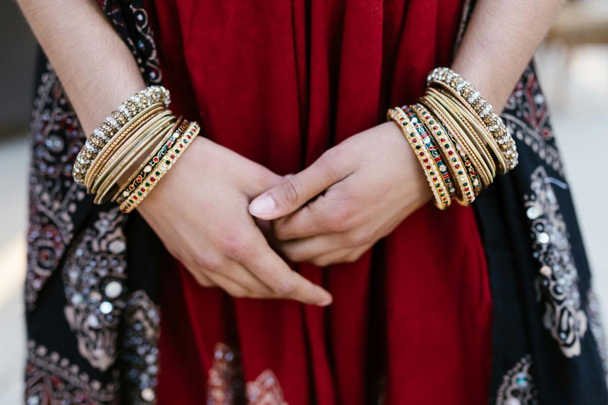danza del ventre mani bracciali rosso e oro