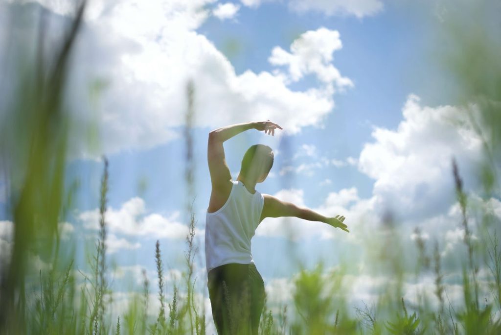 meditazione in movimento danza natura cielo